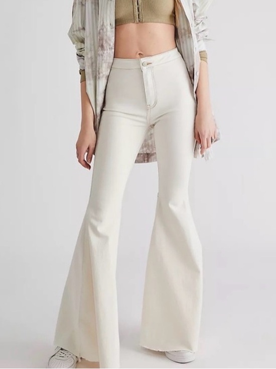 Free People Denim - NWT We the Free Float on Flare Jeans in White - 32